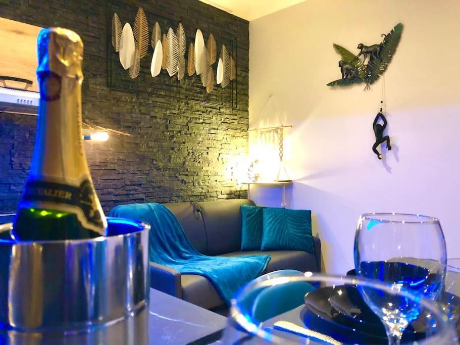 La Lover'S Jungle Pont-Sur-Yonne 외부 사진