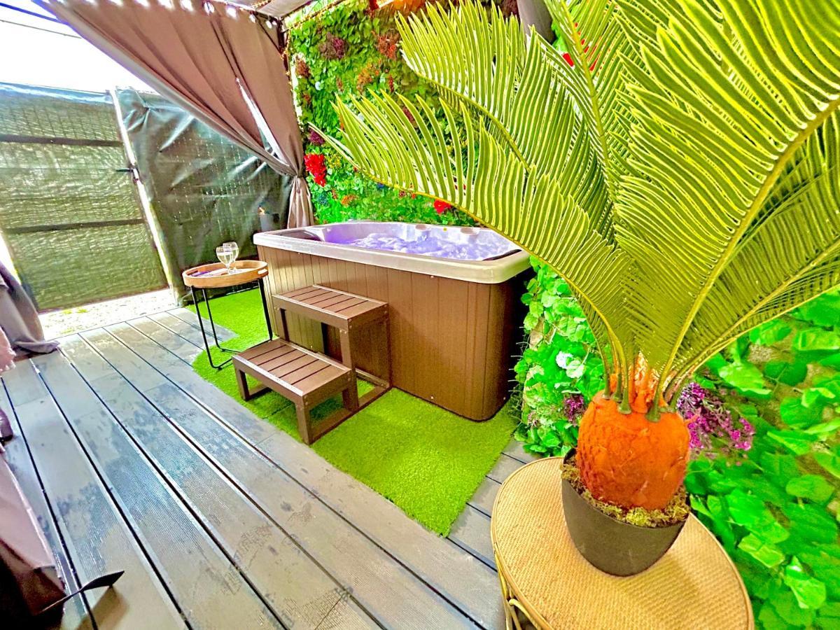 La Lover'S Jungle Pont-Sur-Yonne 외부 사진