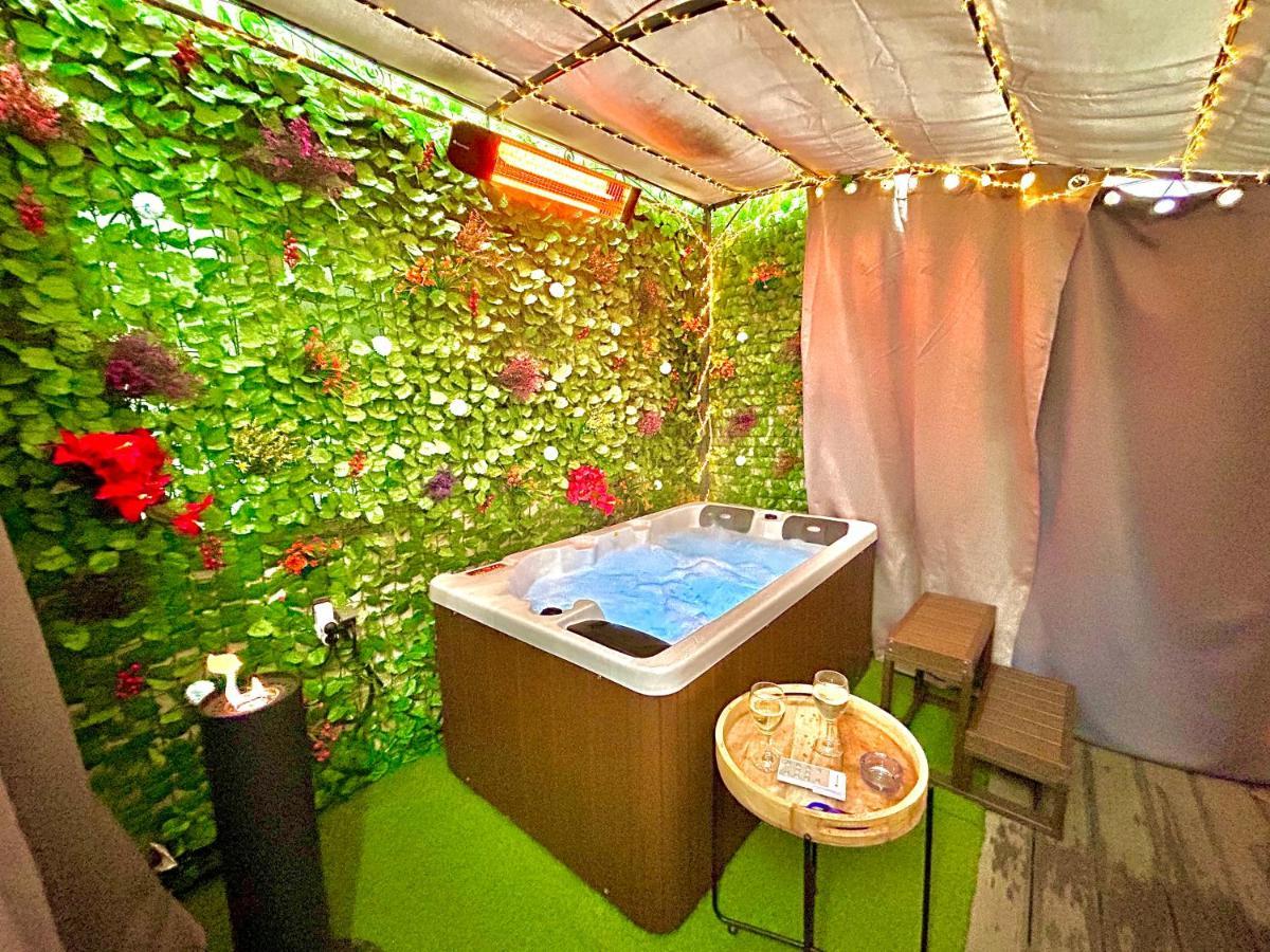 La Lover'S Jungle Pont-Sur-Yonne 외부 사진